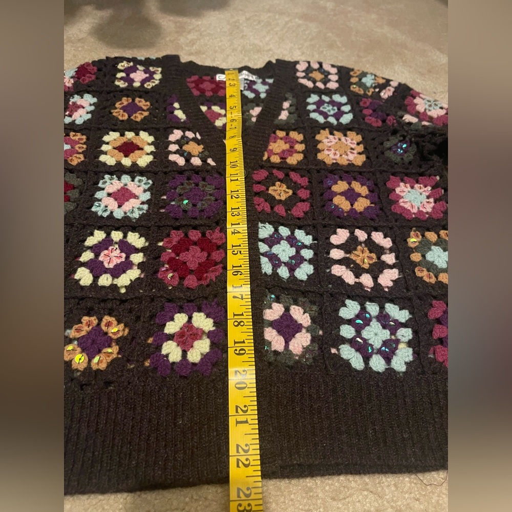 VTG Crochet DRESSBARN Floral Patchwork XL 100%Lambswool Cardigan Grandmacore - Picture 8 of 10